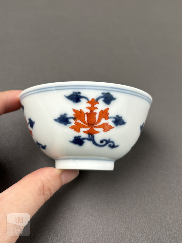 清乾隆 青花矾红宝相花纹杯一对 - 图11